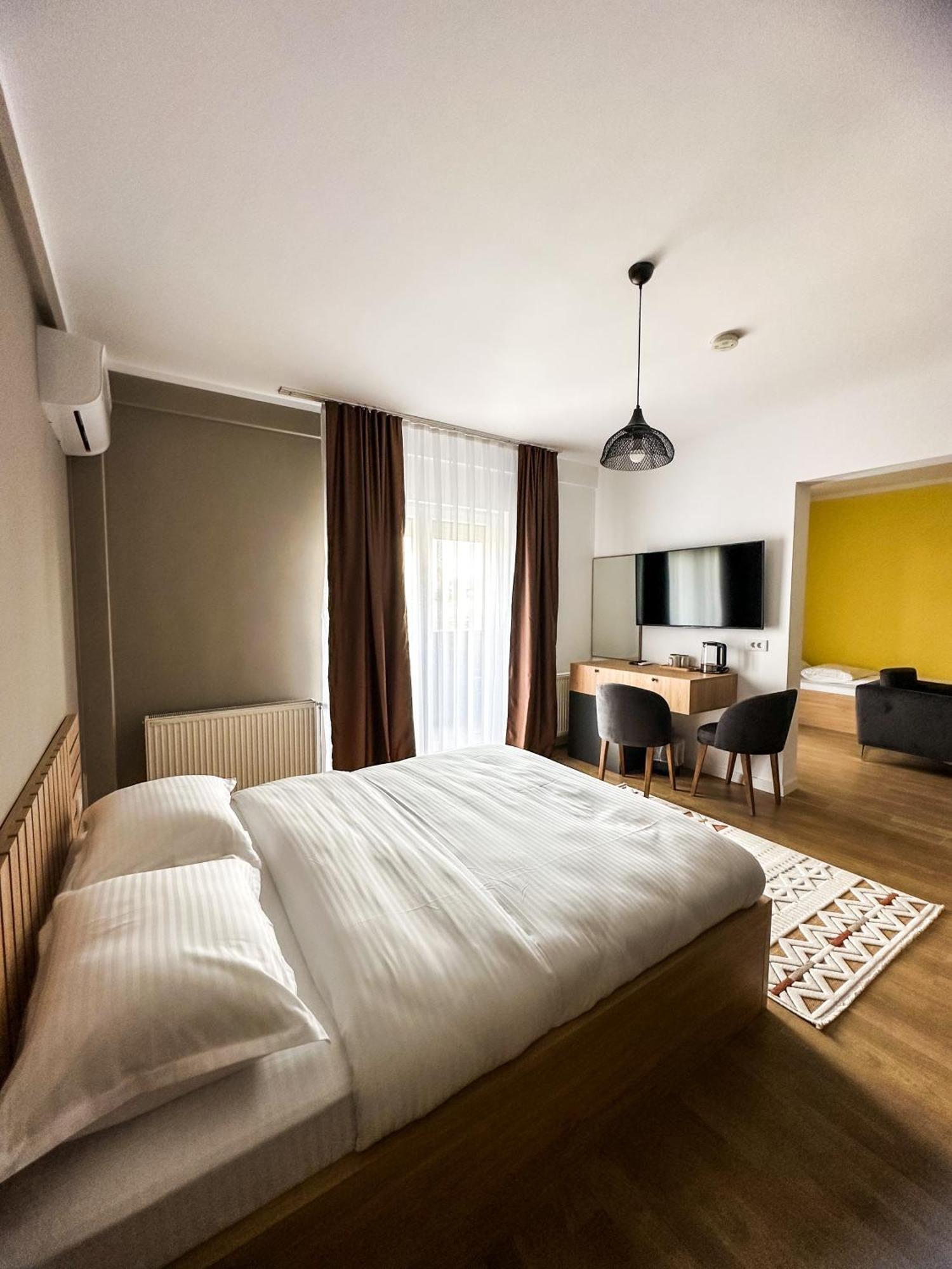 Grand Apartments Prishtina Pristina Eksteriør billede