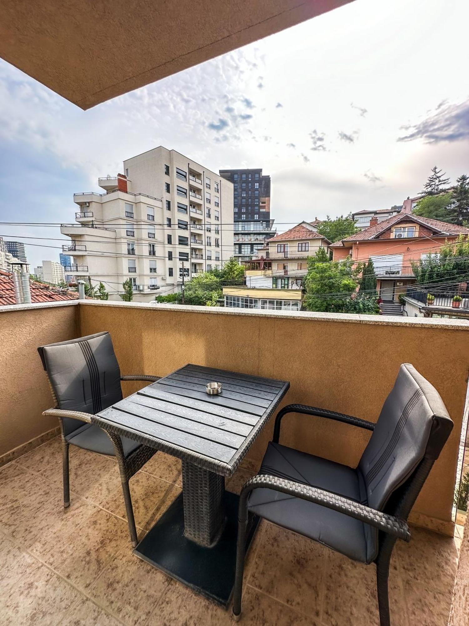 Grand Apartments Prishtina Pristina Eksteriør billede