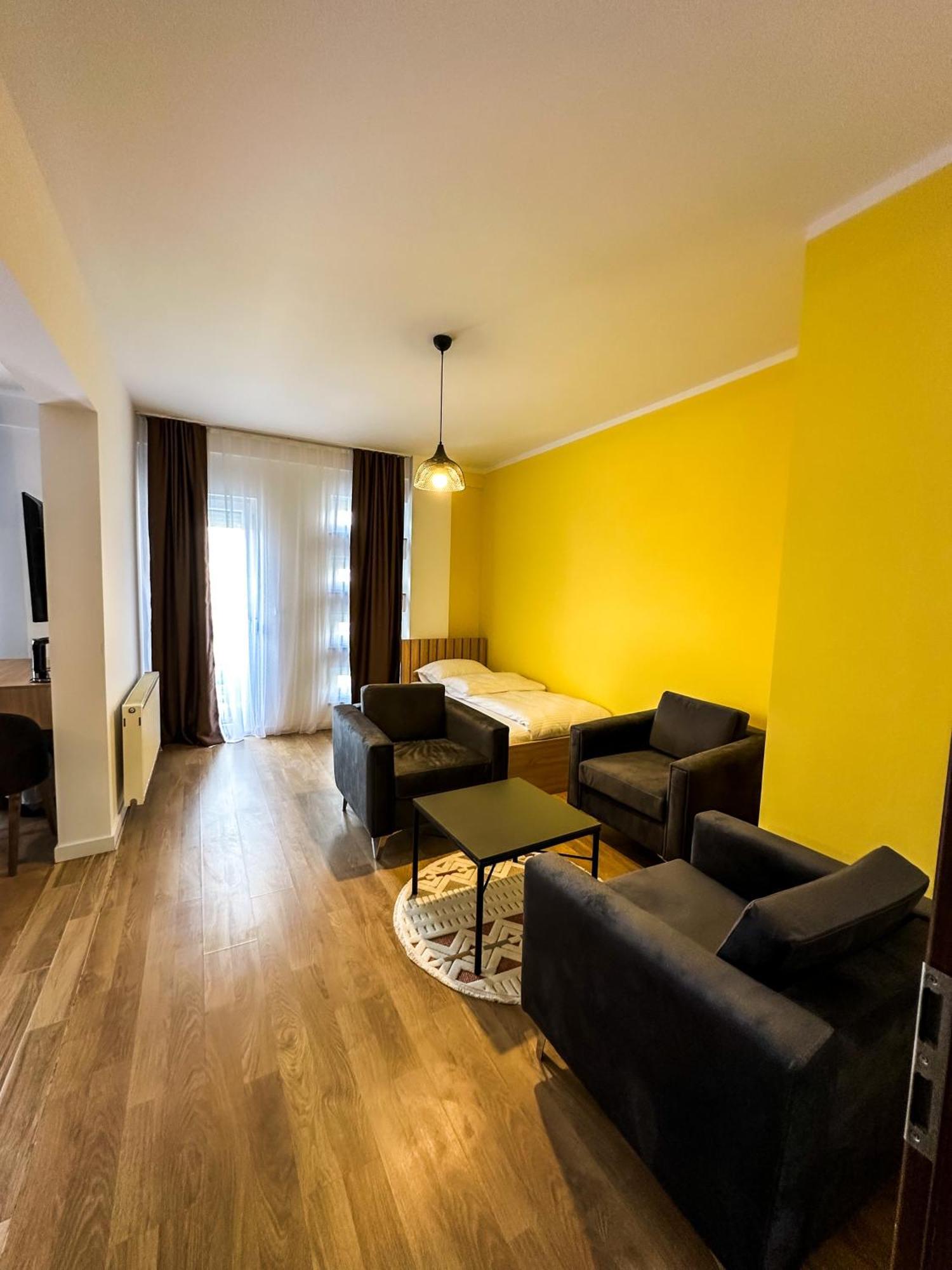 Grand Apartments Prishtina Pristina Eksteriør billede